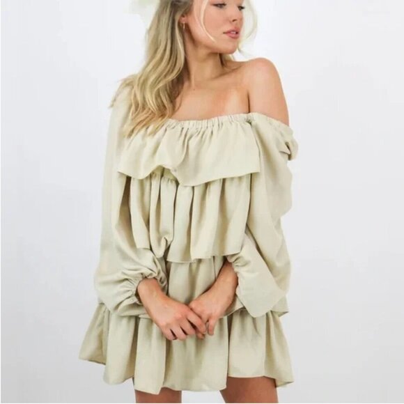 WeWoreWhat Dresses & Skirts - NWT WeWoreWhat Beige Tiered Gauzy Off-the-Shoulder Dress with Balloon Sleeves